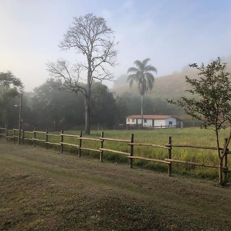 Vivenda Dos Guaranys -Um Projeto Ecologico - Casa Villa กงแซร์วาตอเรีย ภายนอก รูปภาพ